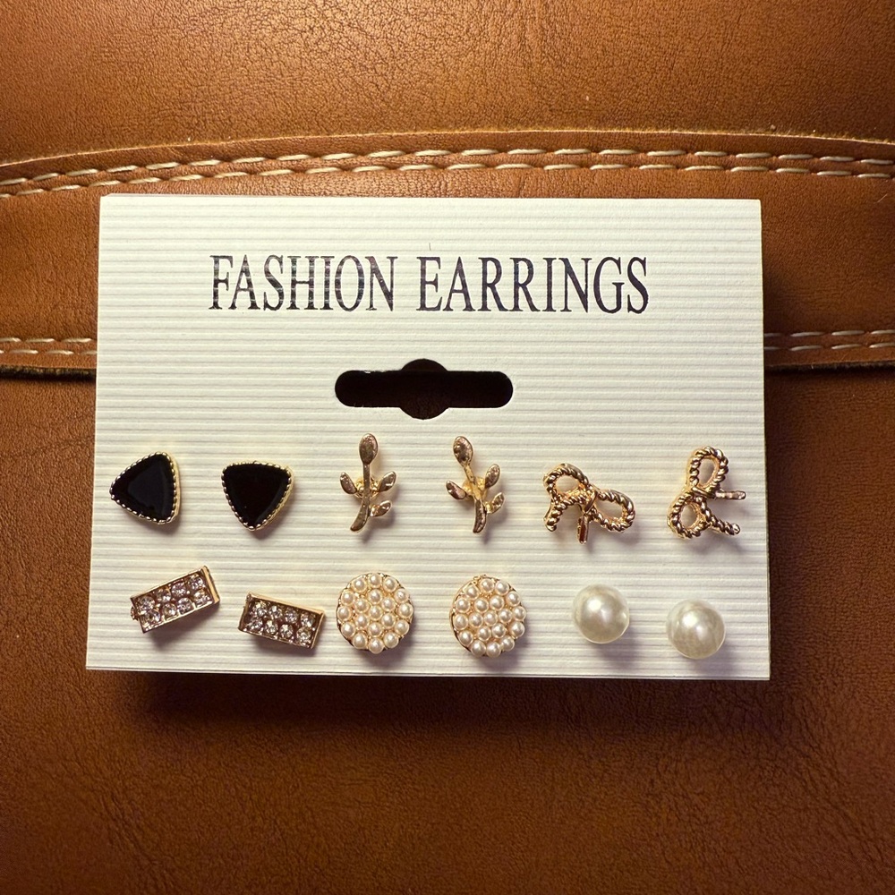 Elegant Gold and Black Stud Earrings Set